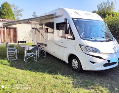 (Dept 33) Camping car Intégral Mac Louis Nevis Gold 22 (FC). 6 places carte grise et 7 places couchages.