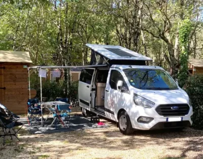 (Dept 13) Stylevan Belize. Van aménagé 4 places carte grise et 4 couchages