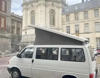 (dept 75) Volkswagen T4. Van aménagé 6 places carte grise et 4 places couchages.