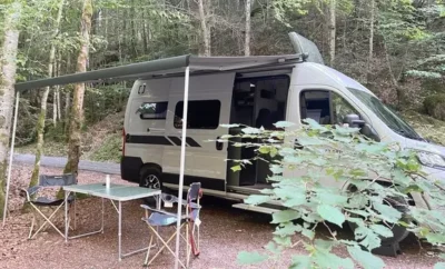 (Dept 73) Hymer Crosscamper. Fourgon 4 places carte grise et 2 couchages