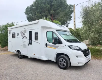 (Dept 66) Bavaria 726 Style. Profilé 4 places carte grise et couchages