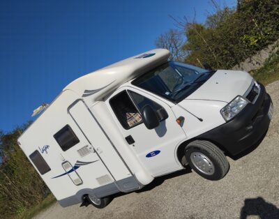 (Dept 89) Mc Louis Lagan 252. Profilé 4 places carte grise et 4 couchages