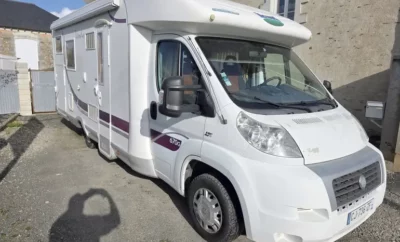 (Dept 49) MC Louis Tandy 670 G. Profilé 4 places carte grise et couchages.